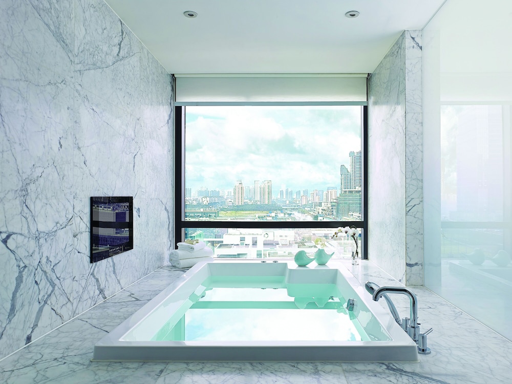 Langham Place Ningbo Culture Plaza 15/56