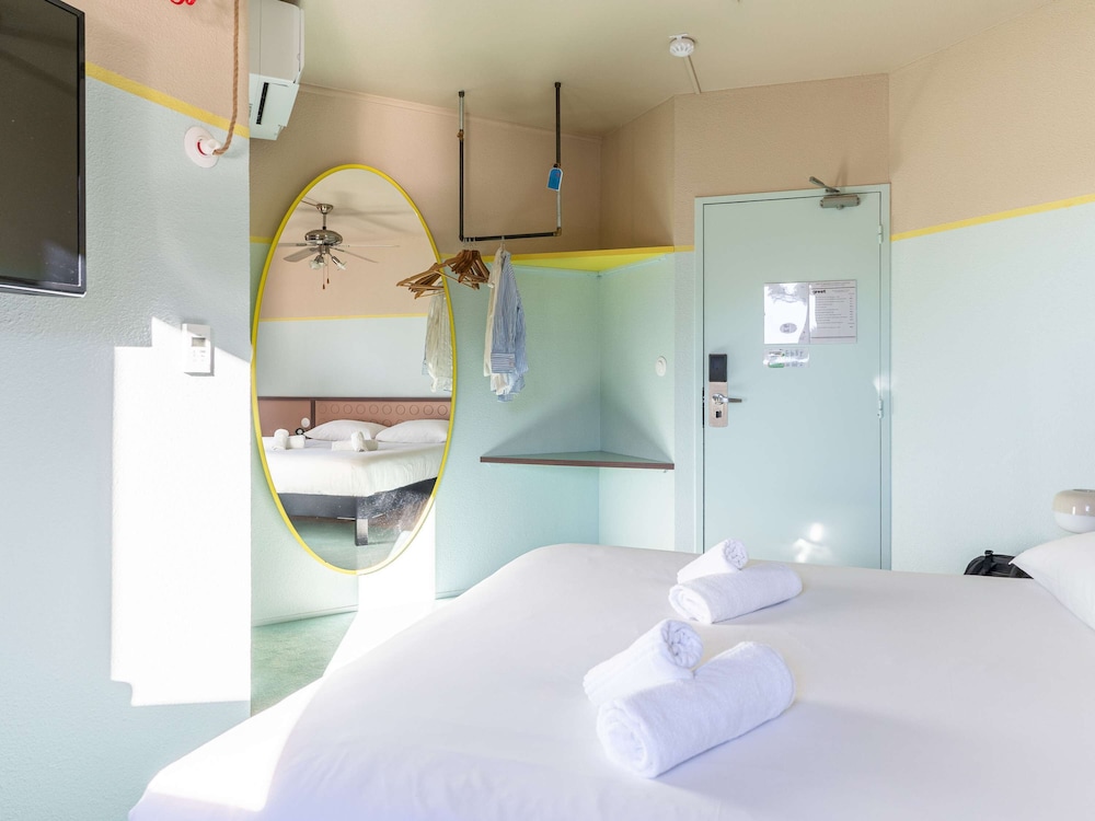 Ibis Styles Pont du Gard Route d'Avignon 21/49