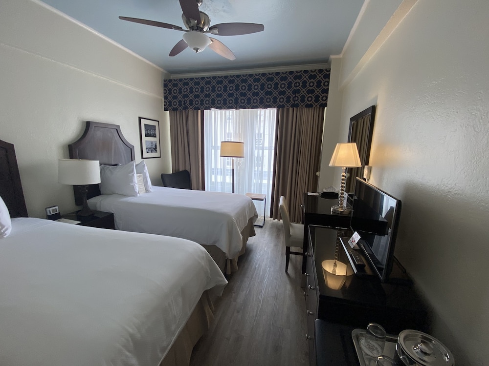 STANDARD, TWIN BEDS, NO AIR CONDITION