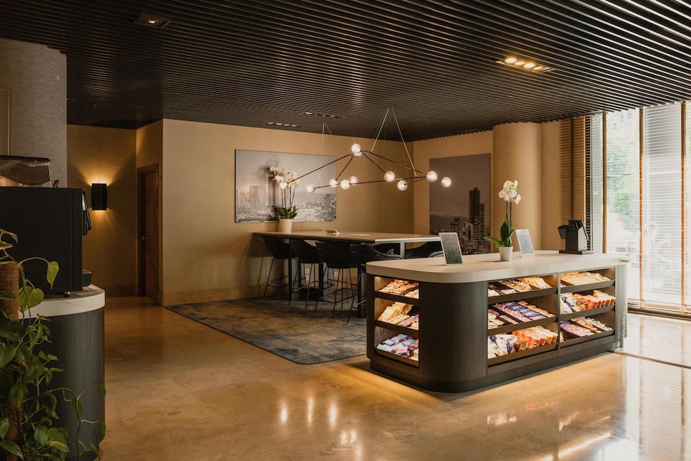 RADISSON BLU HOTEL MILAN 8/68