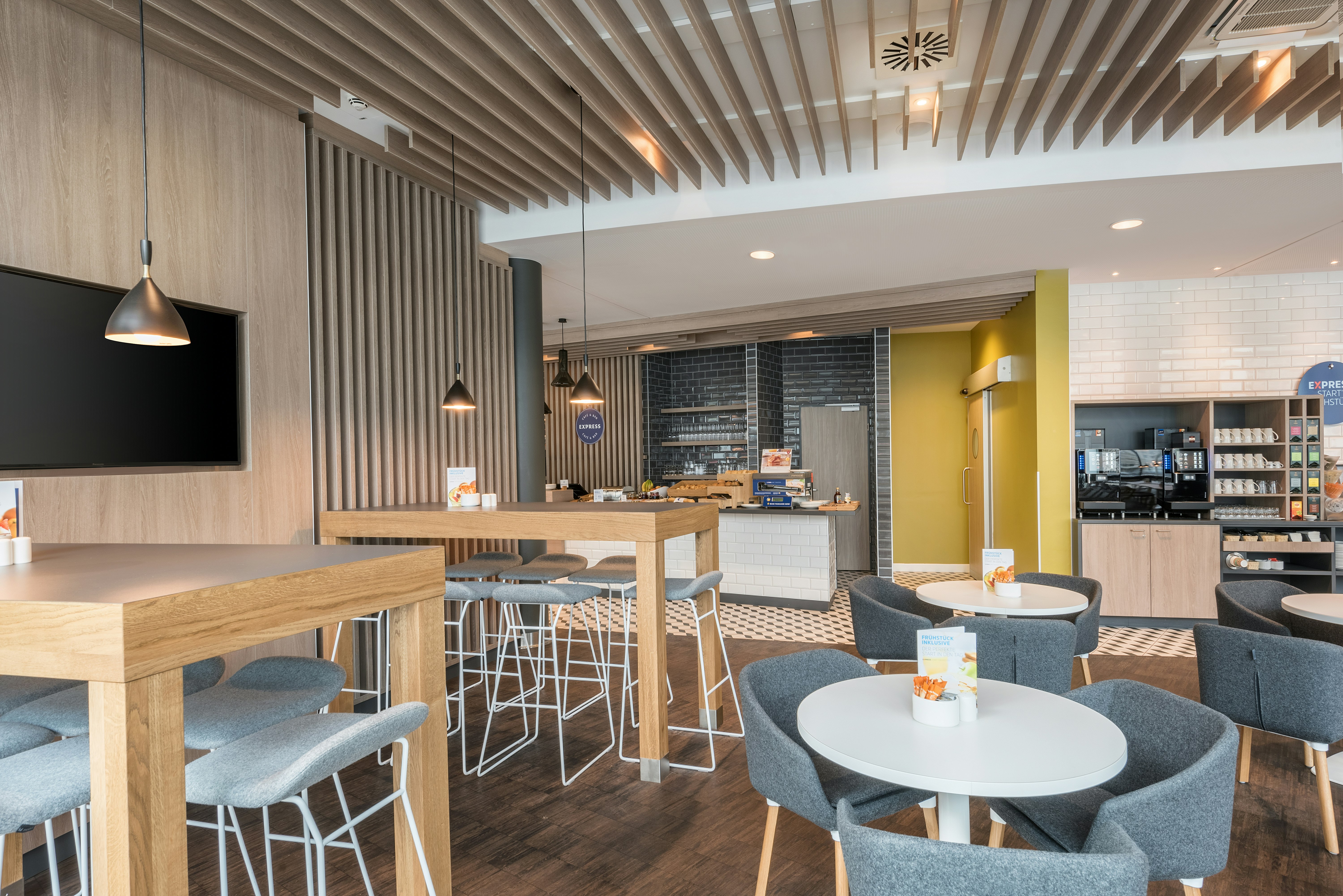 HOLIDAY INN EXPRESS SIEGEN 58/79