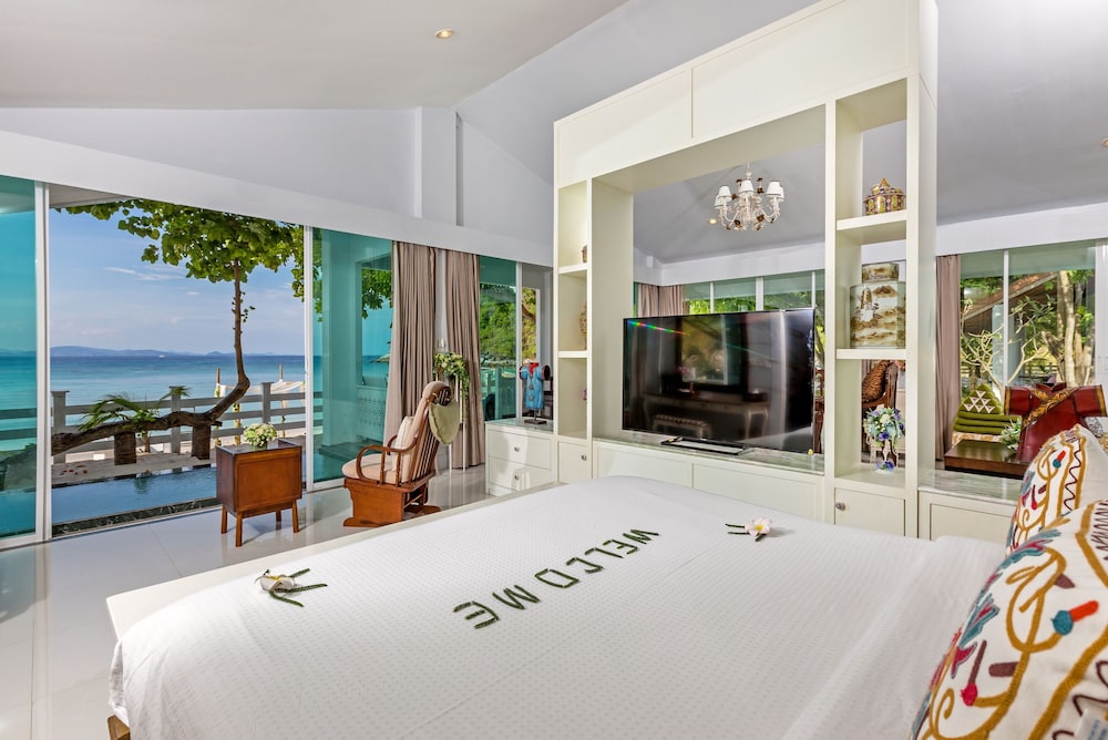 Racha Island Resort (ex Rayaburi Resort) 11/50
