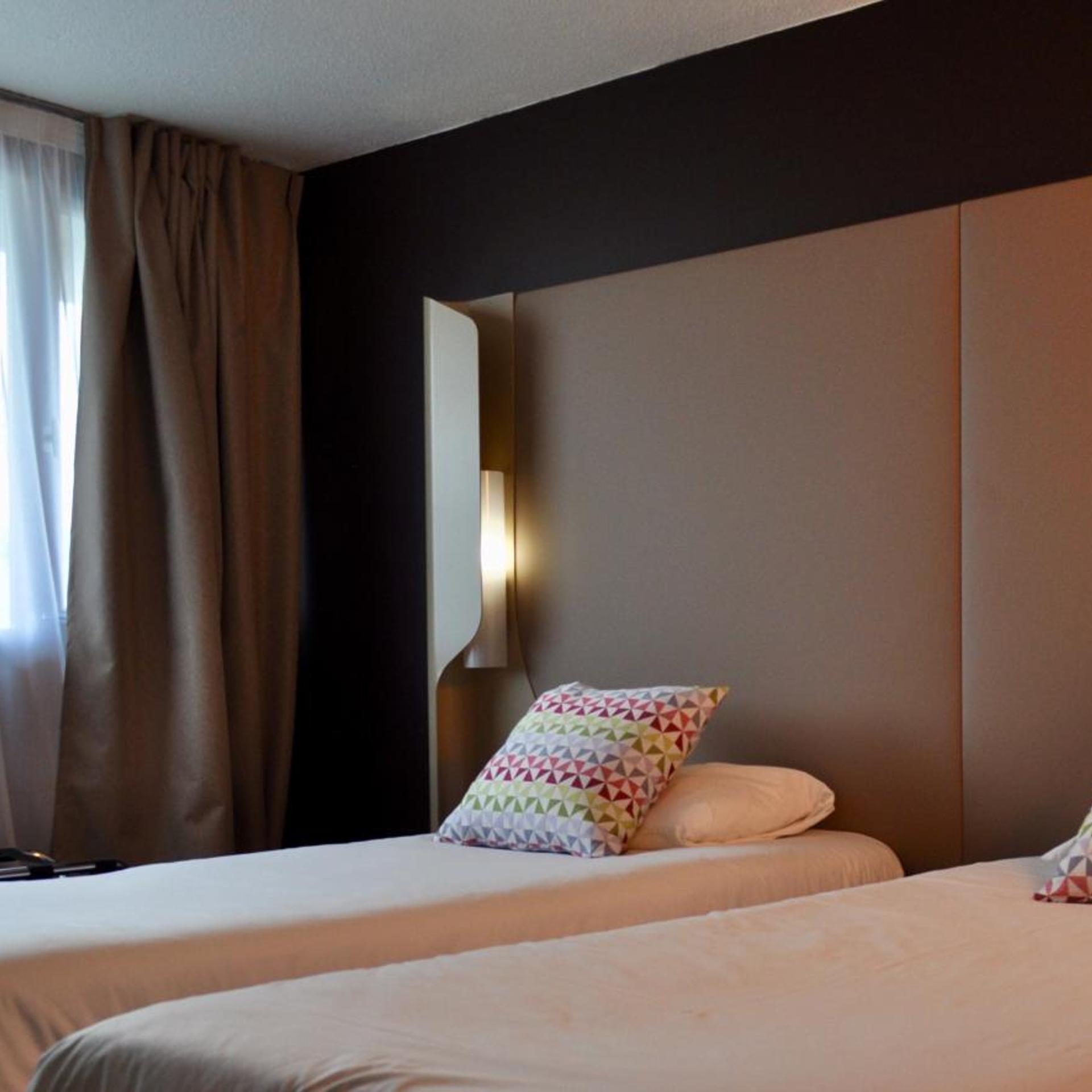 Room, Twin Beds