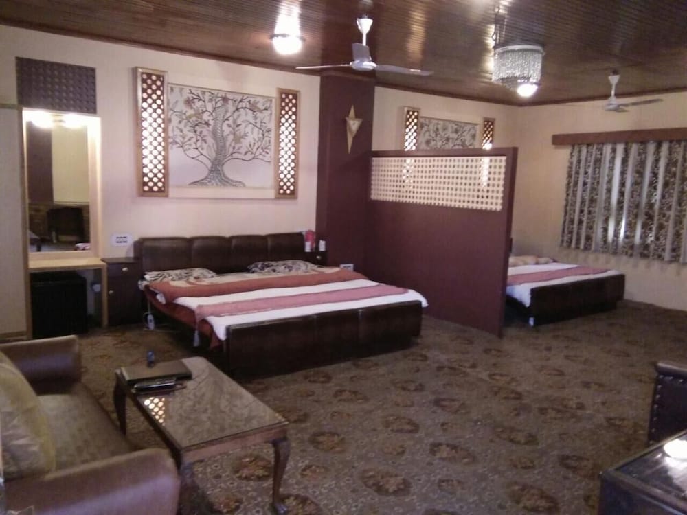 Walisons Hotel 15/41