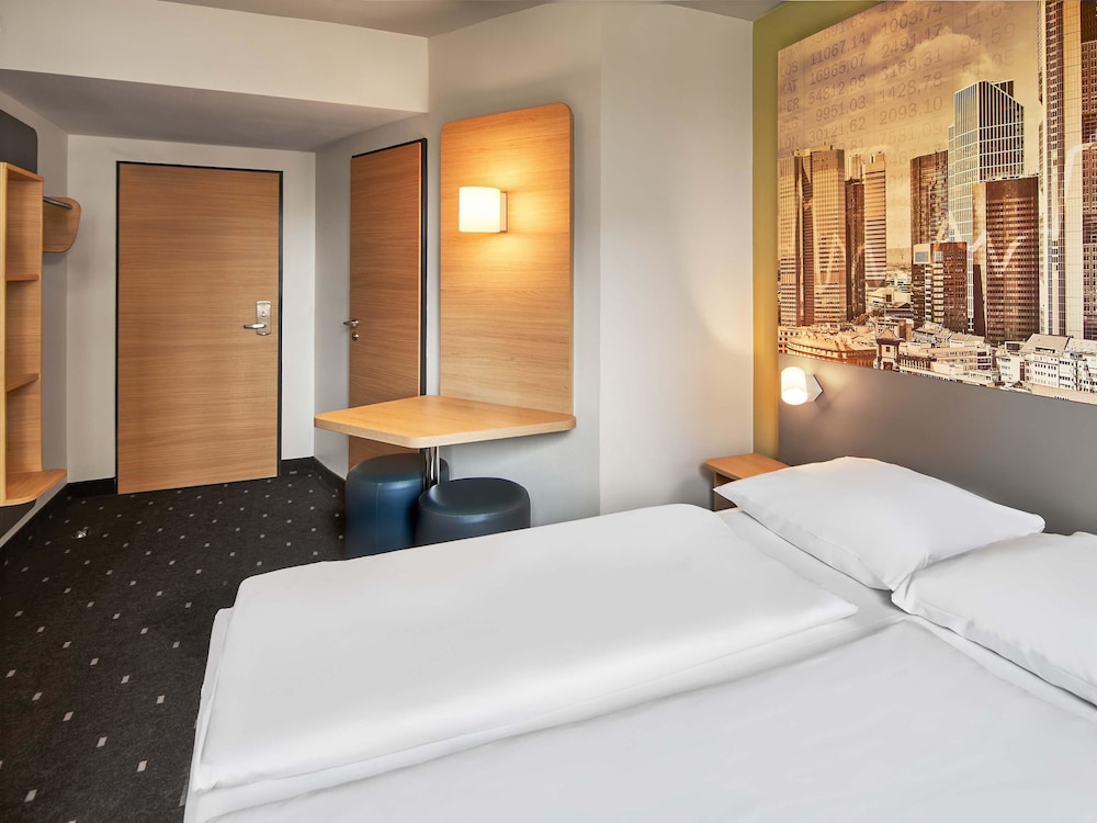 Room, Queen Bed
