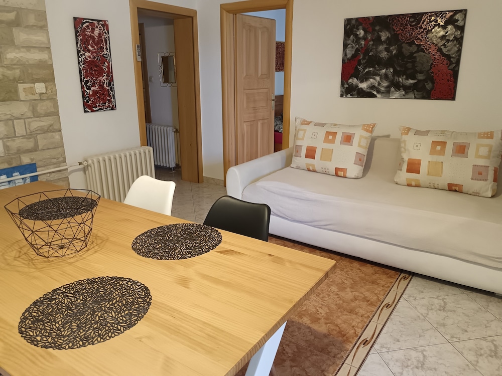 APARTMENTS MORETA 22/50