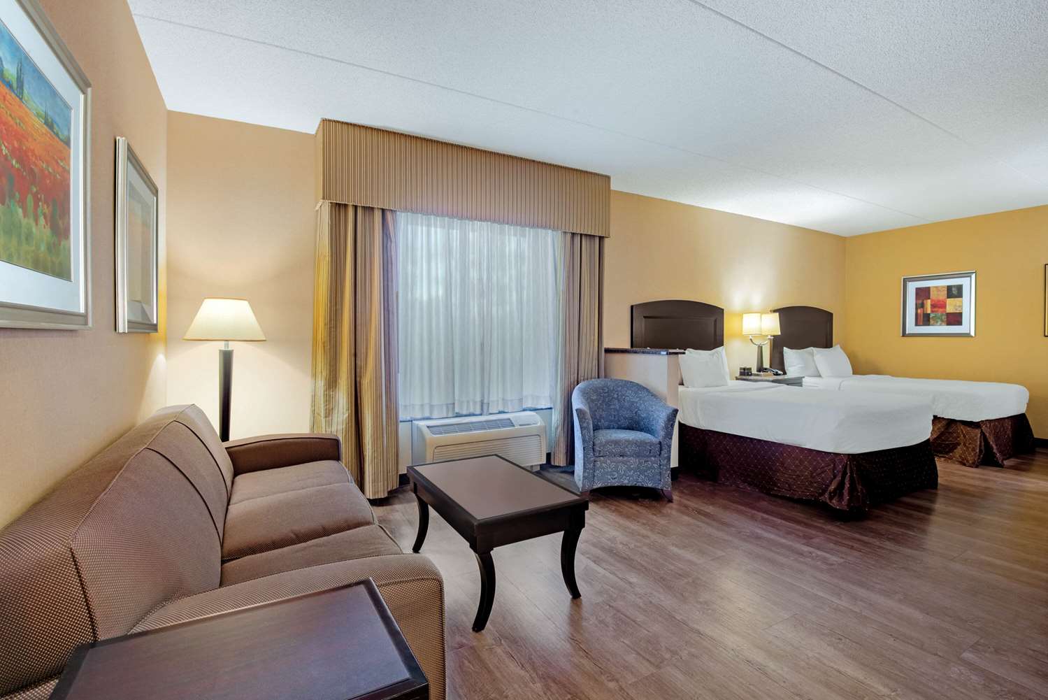 La Quinta Inn & Suites by Wyndham Bel Air/I-95 Exit 77A 15/44