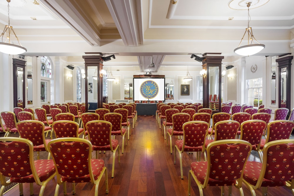 Wynns Hotel 27/33