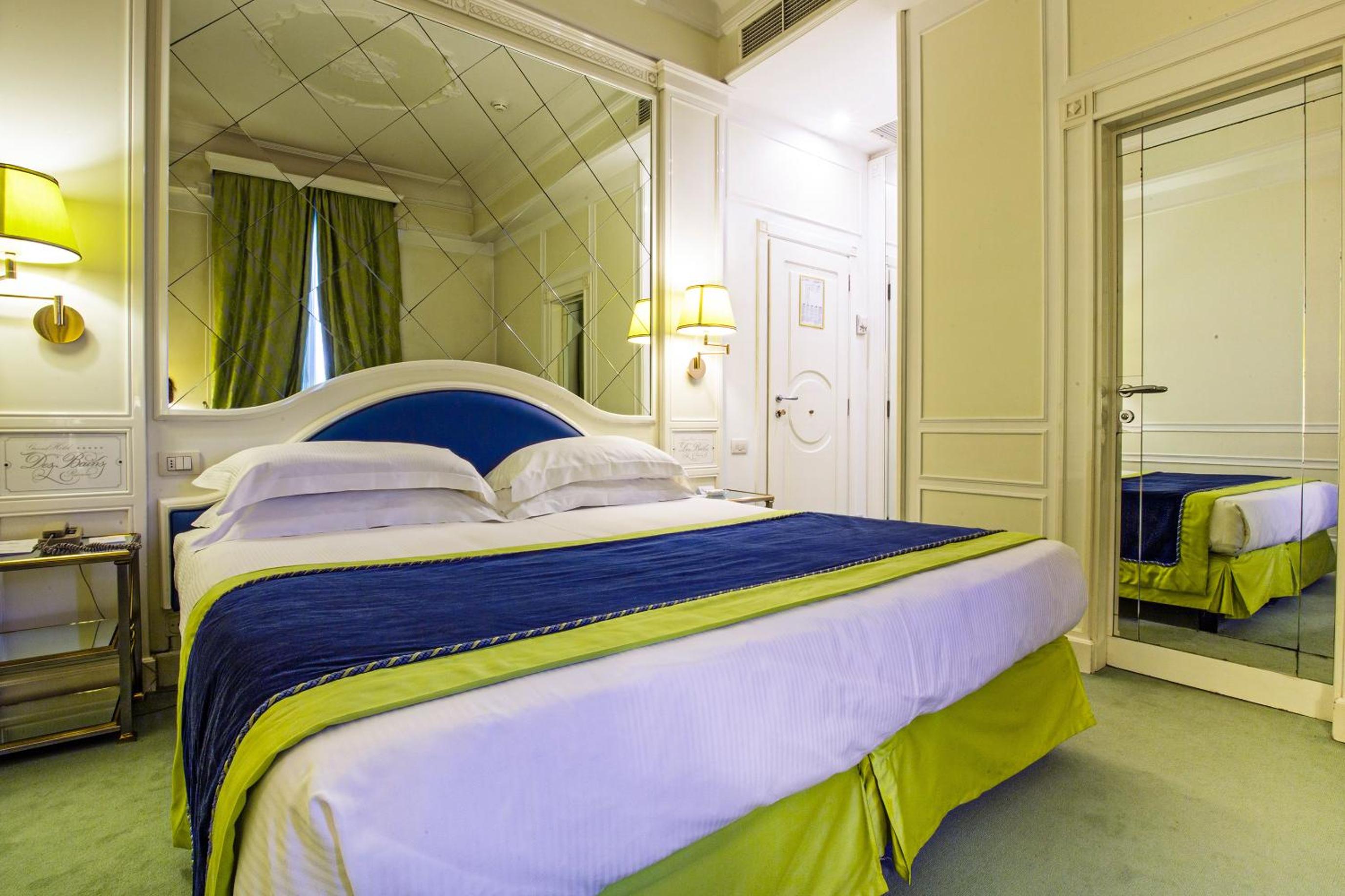 غرفة كلاسيكية بسرير مزدوج أو سريرين منفصلين بإطلالة على المسبح، Grand Hotel Des Bains 9/10