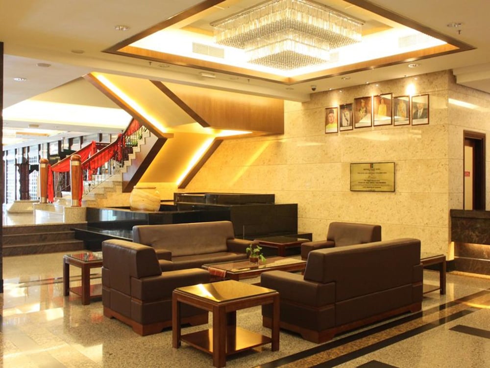 Imperial Palace Hotel 47/52