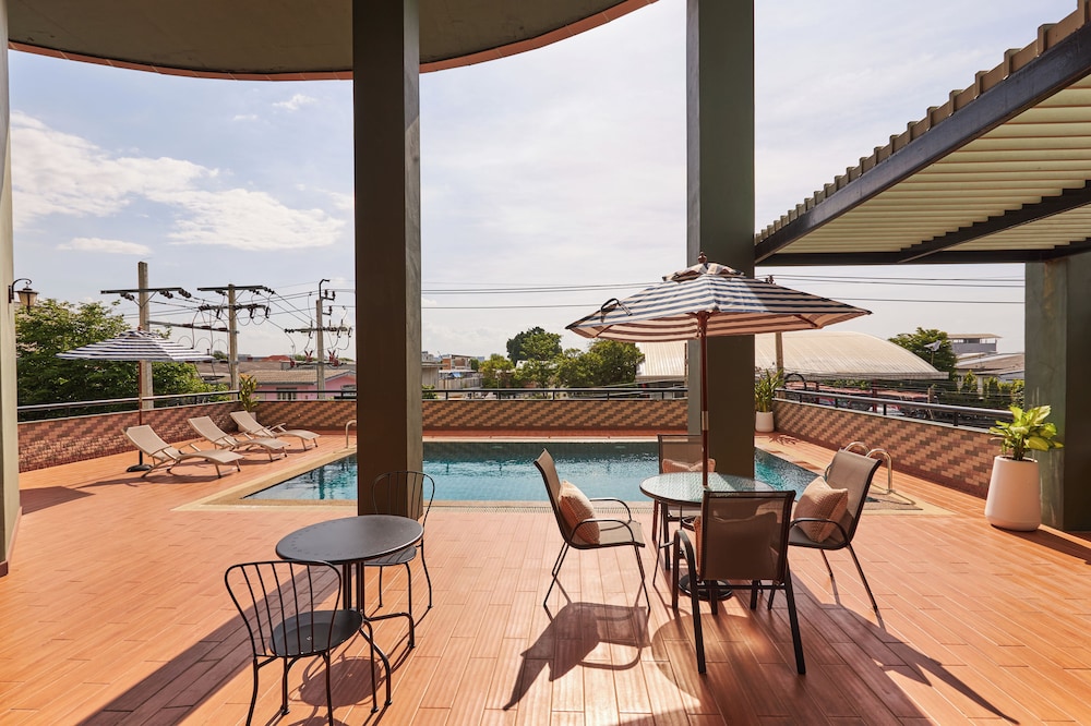 NJOY Prestige Grand Hotel Don Mueang 56/70
