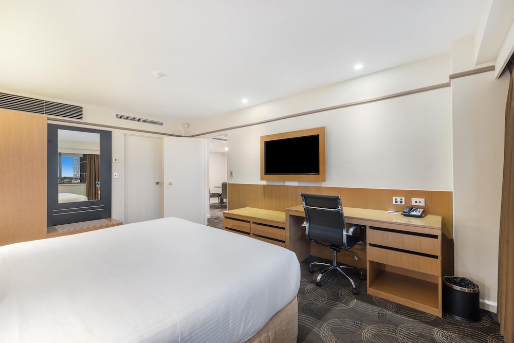 Stamford Plaza Adelaide 14/48