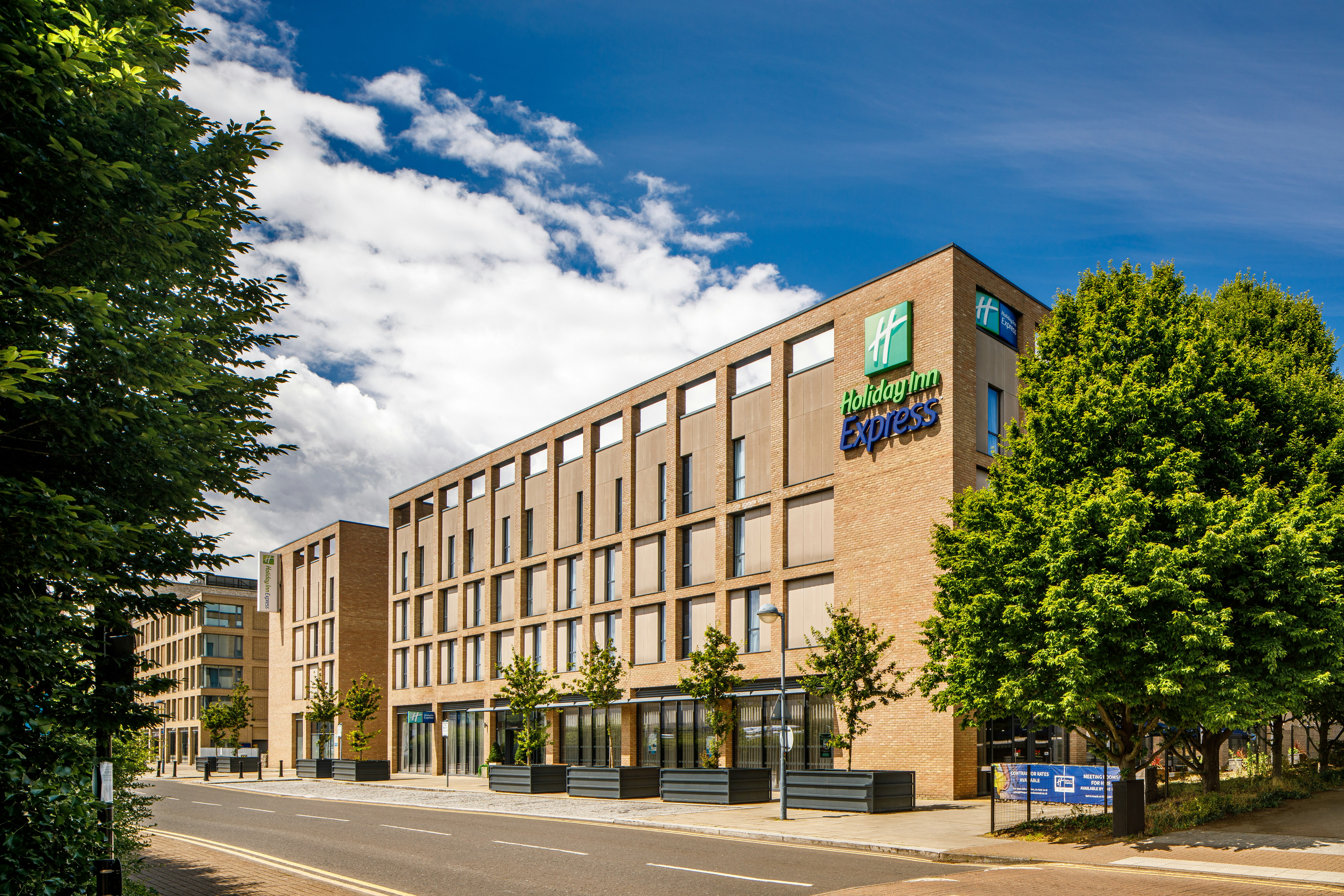 Holiday Inn Express London - Excel 59/64