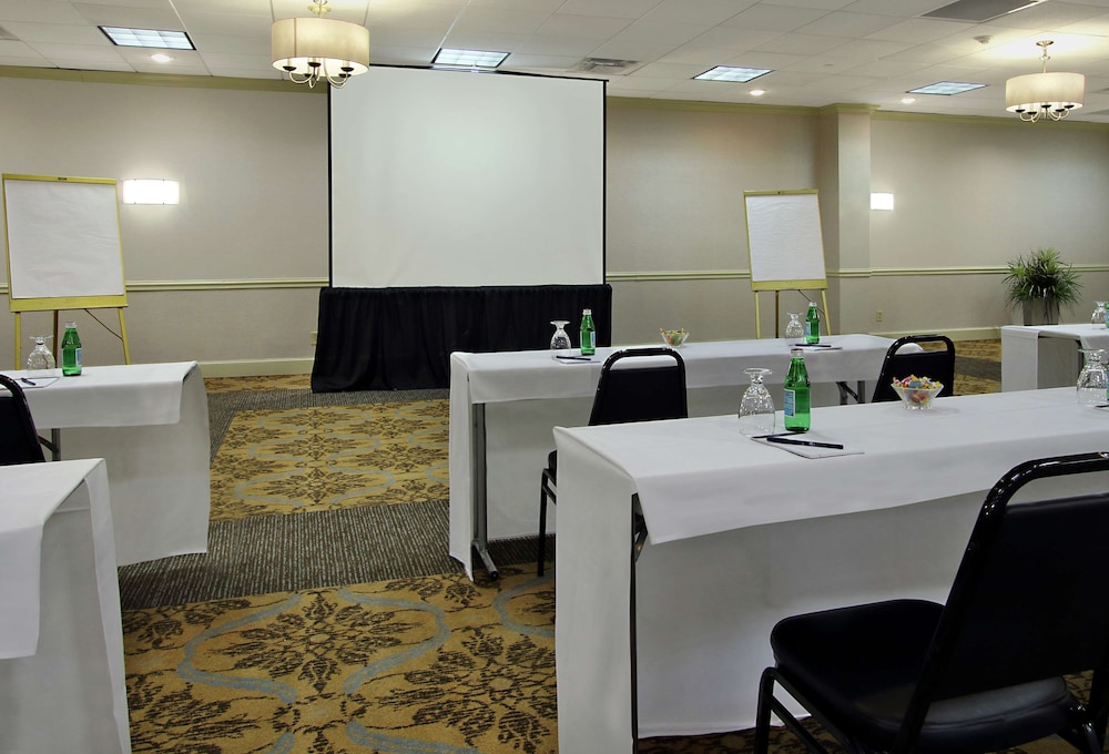 Doubletree By Hilton Mahwah 55/64