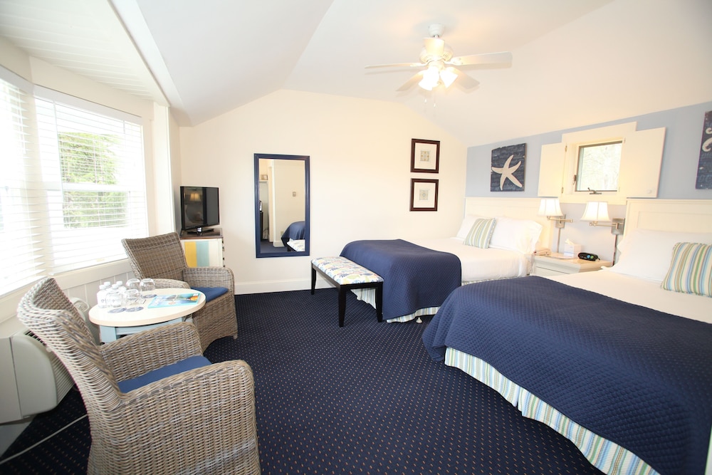 Glen Cove Inn and Suites 50/50