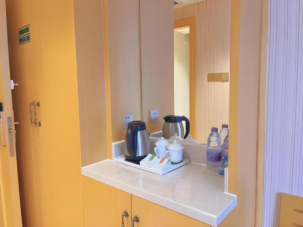 Vienna Hotel (Zhongshan Rainbow Avenue) 57/58
