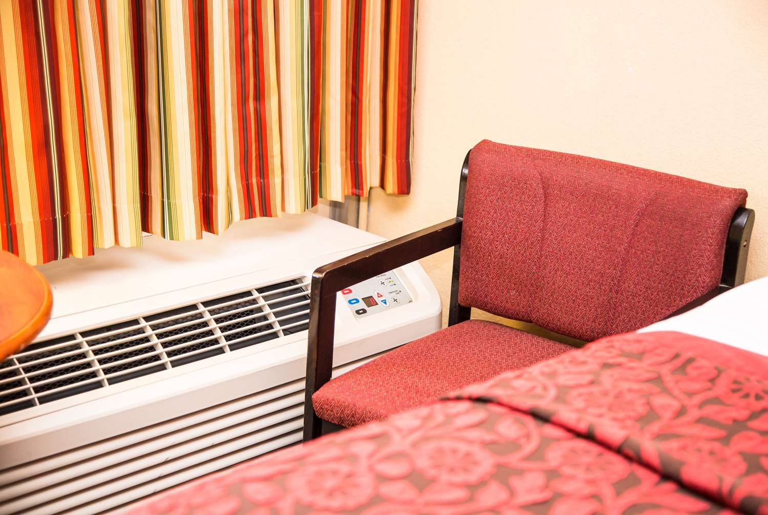 Days Inn By Wyndham Alexandria South 8/17