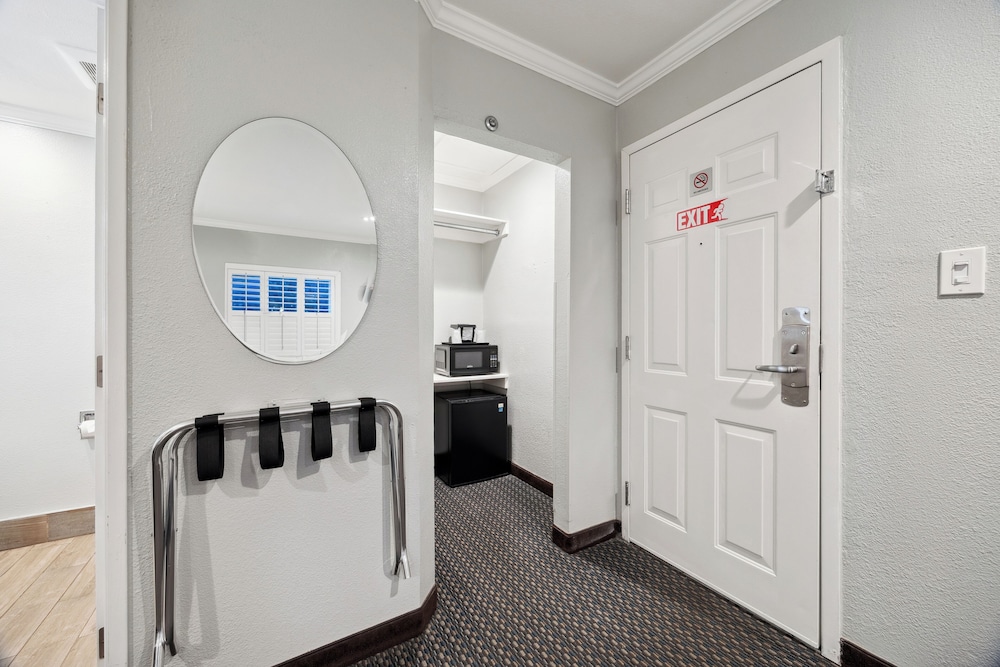 Bayhill Inn San Bruno 23/36