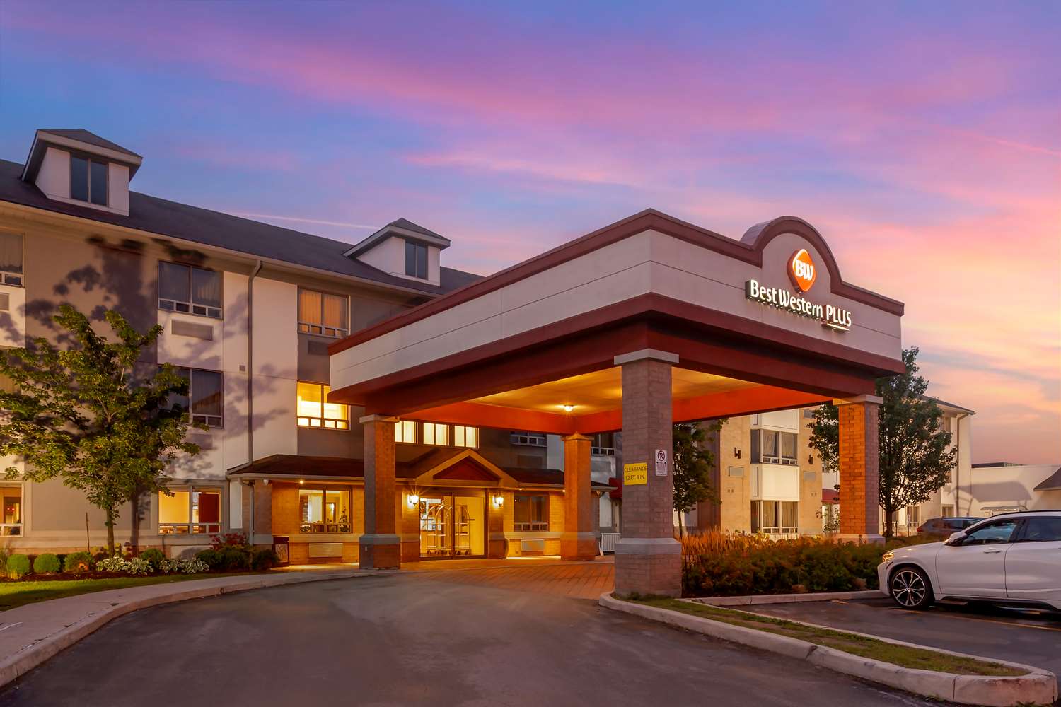 Best Western Plus Burlington Inn and Suites 2/21