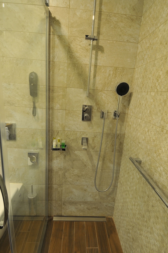 HOLIDAY INN ISTANBUL - KADIKOY 28/78