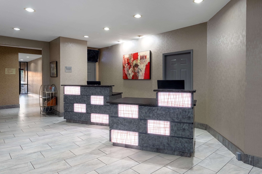 Ramada By Wyndham Sellersburg/Louisville North 4/69