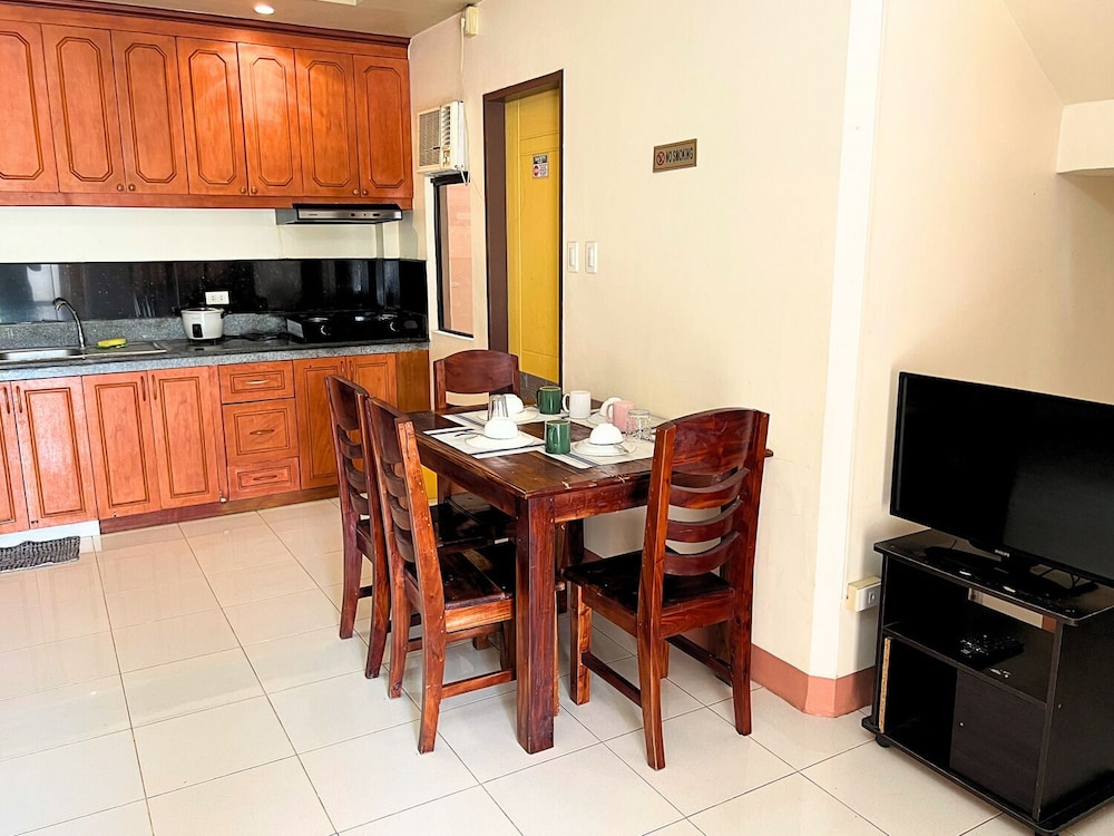 Manora Apartments And Guest House 48/66