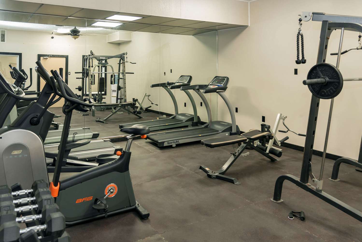 Econo Lodge Inn & Suites Medicine Hat Highway 1 5/14