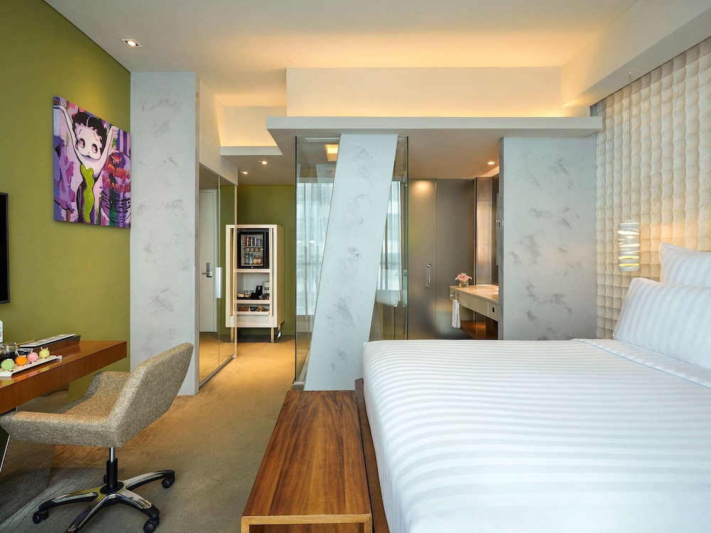 Pullman Jakarta Central Park 12/48