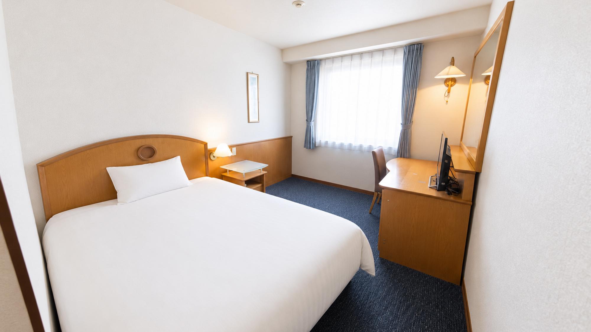 Standard, Single, Double Bed, Mountain View