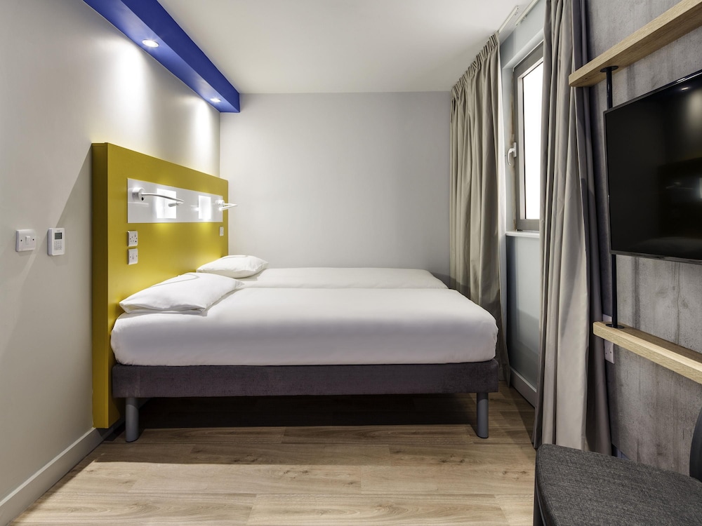 ibis budget Swindon 11/50