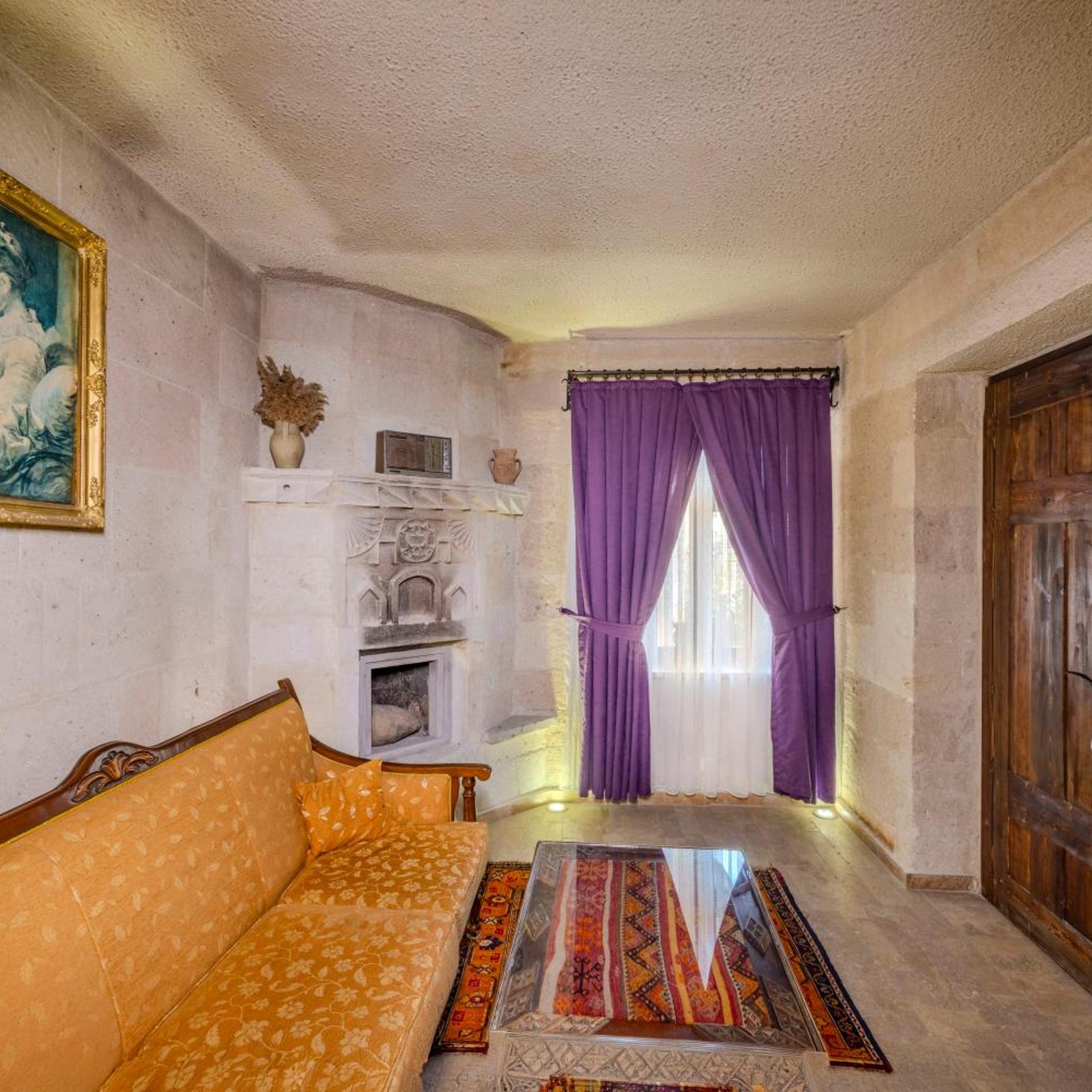 Cave, Deluxe, Double Bed