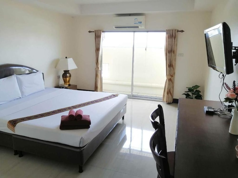 Pearl Place Hotel 37/48