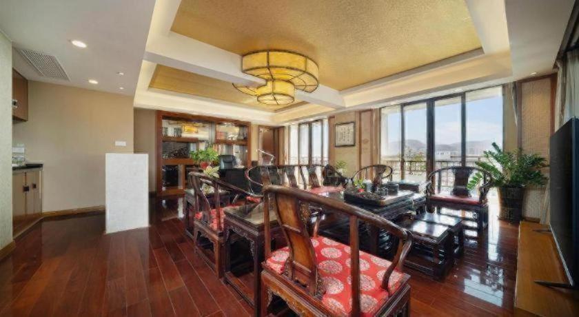 Yiyuan Xuanyu Hotel 26/45