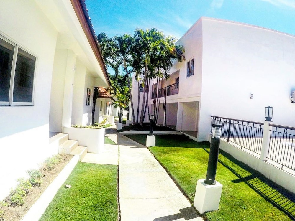 Heartland Hotel Service Rooms And Apartments 38/48