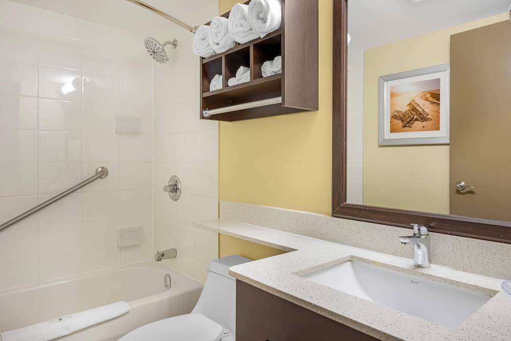 Quality Inn & Suites Bathurst, NB 50/50