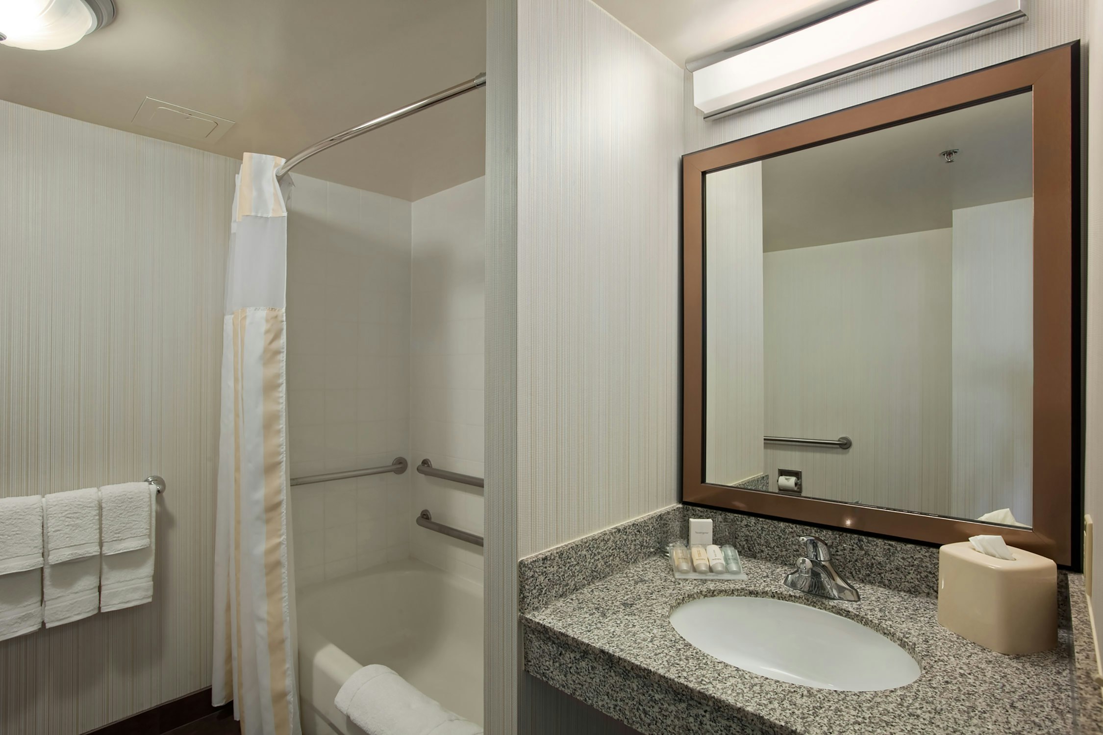 Hilton Garden Inn Hoffman Estates 51/52