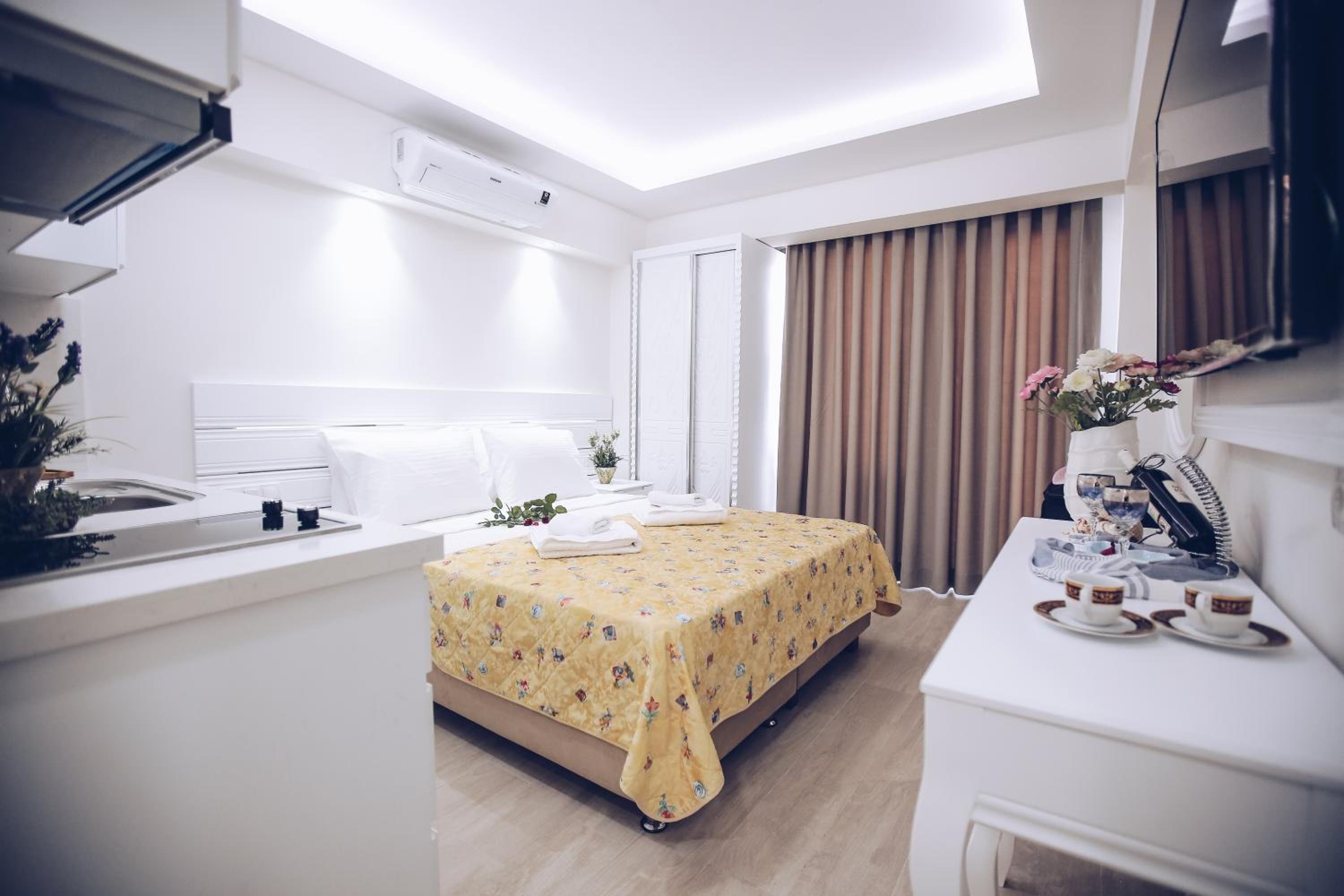 استوديو بشرفة، Princess Kinli Suites Hotel 4/9