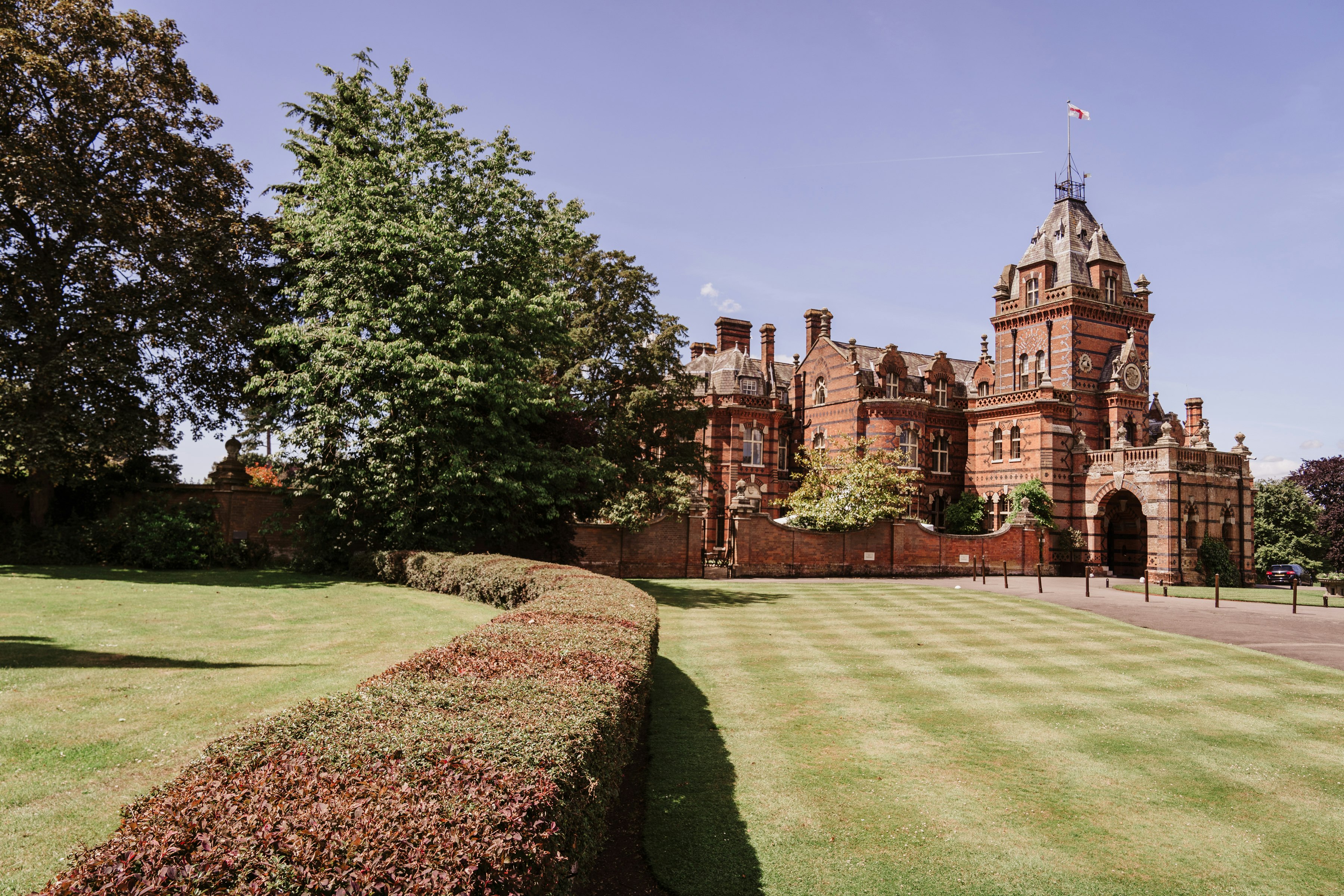 The Elvetham Hotel 80/84