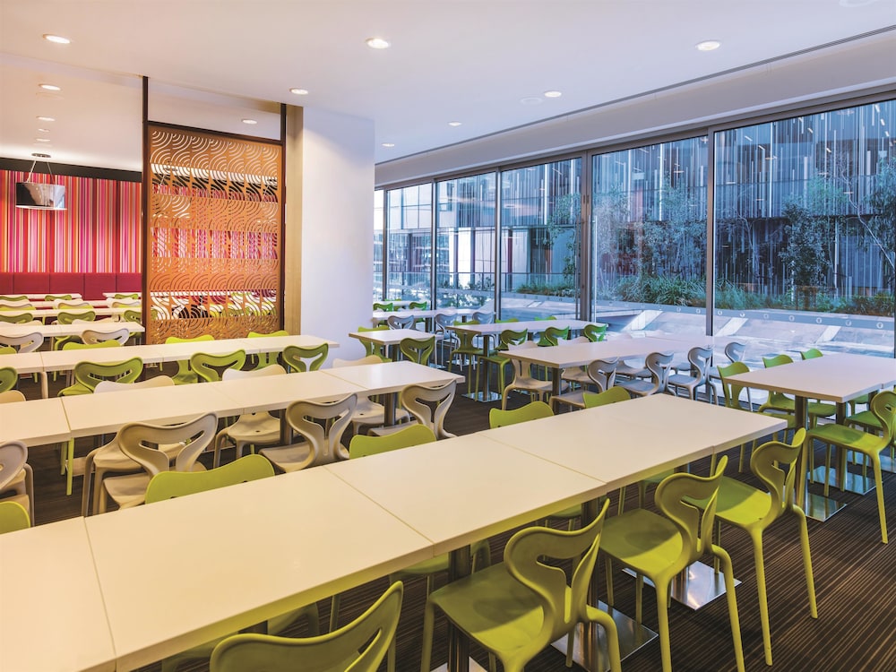 Travelodge Hotel Melbourne Docklands 47/61