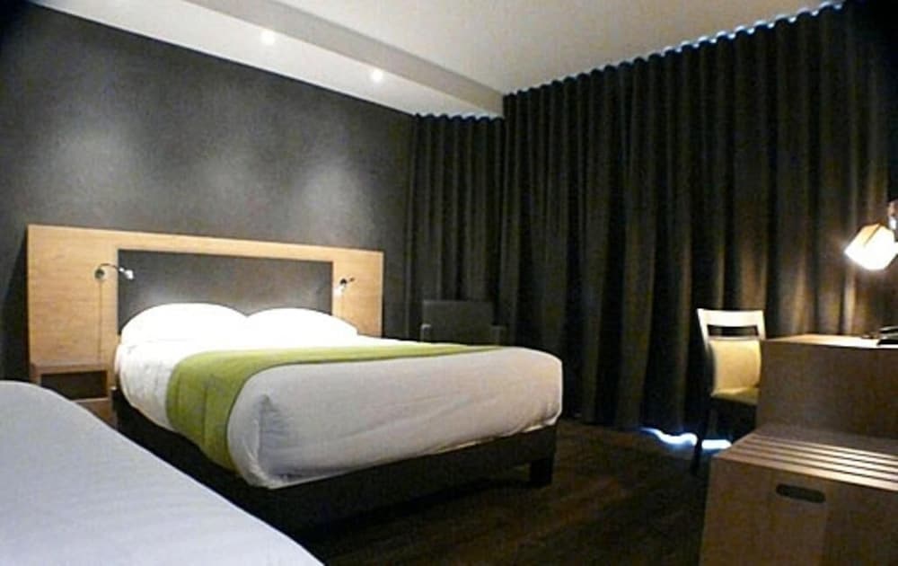 Hotel de La Louee 12/49