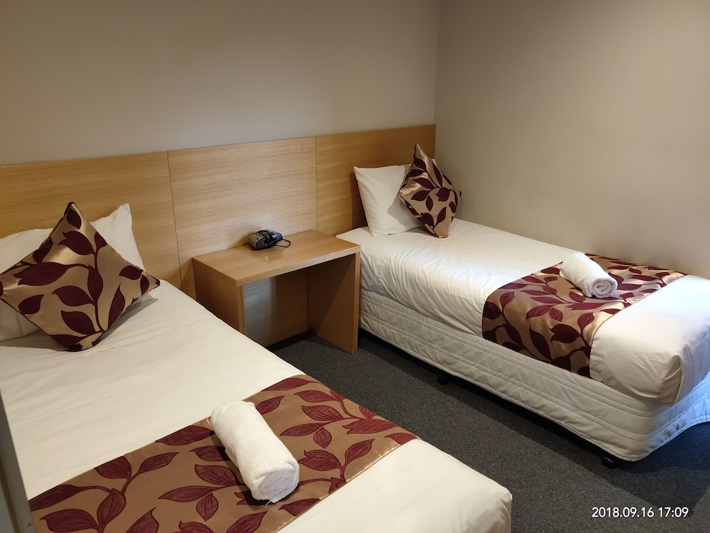 The Coachman Motel Units 9/71