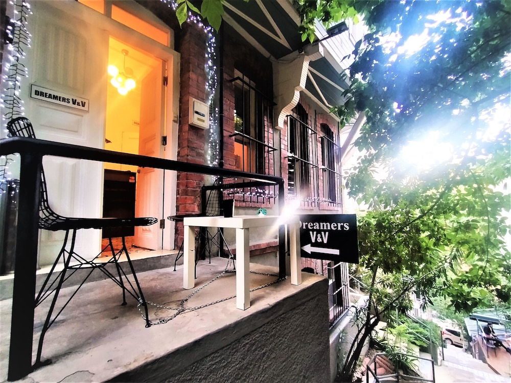 Dreamers B&B 4/50