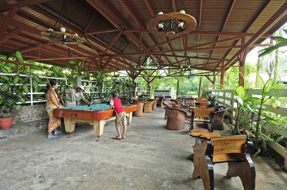 Arenal Country Inn 55/63