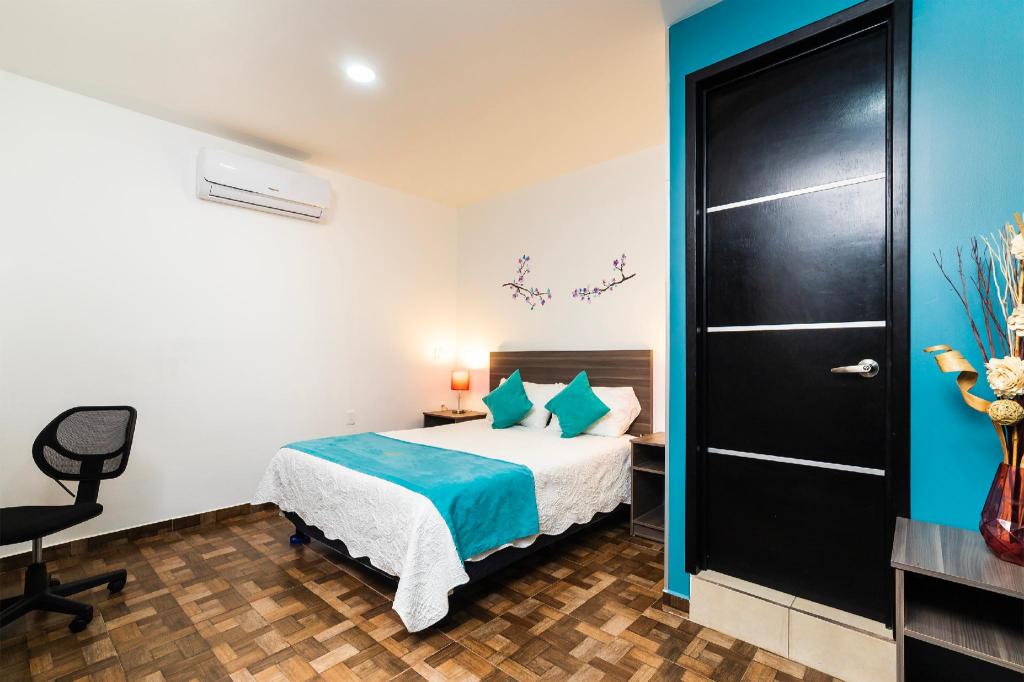 Type A, Deluxe, Twin Beds