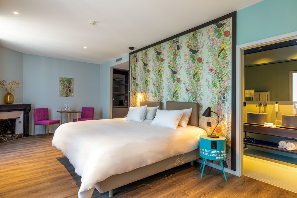 EXECUTIVE, DOUBLE BED