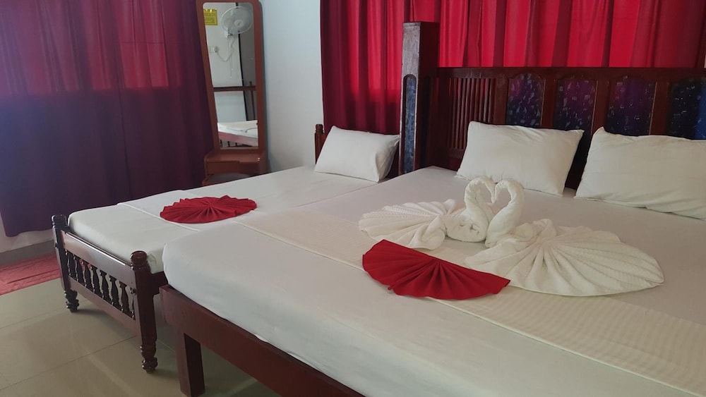 Sea View Beach Hotel 6/47