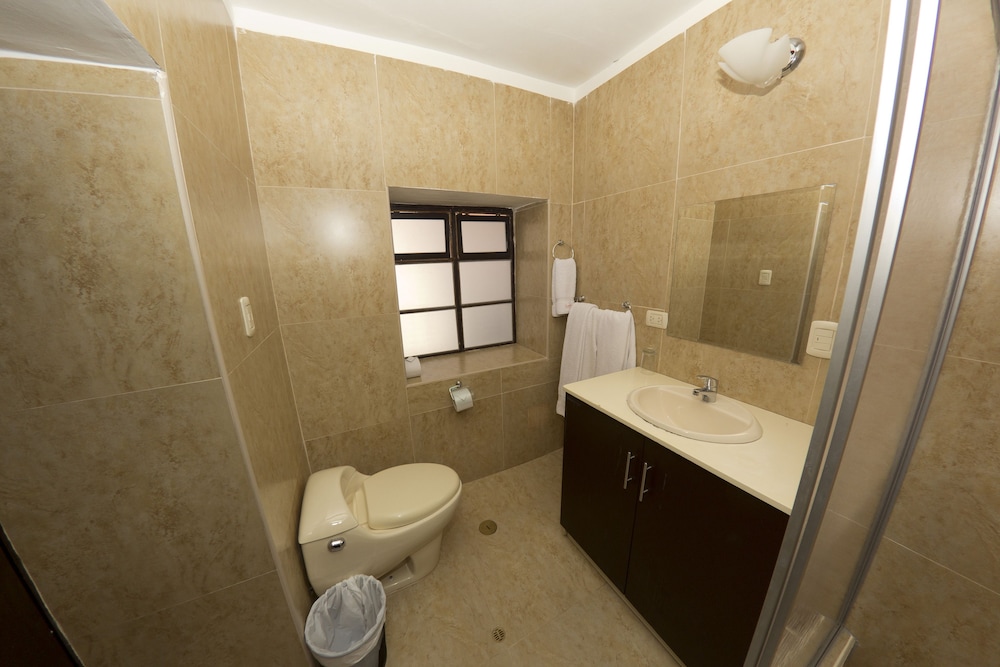 Yabar Hotel Plaza 58/65