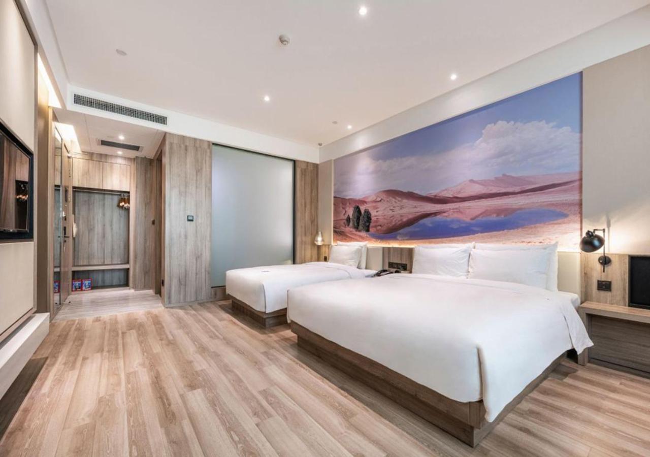 Room, Twin Beds