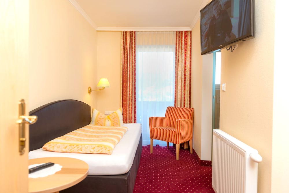 Hotel Schneeberger 29/75