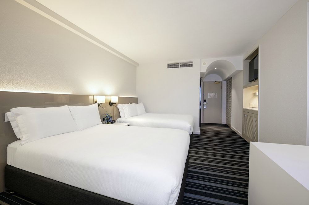 DoubleTree by Hilton Darwin Esplanade 18/70